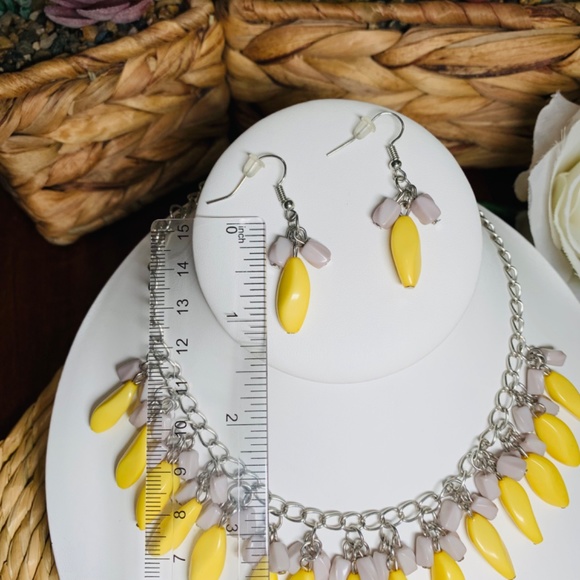 Bead Binge, Yellow and Gray Beaded Necklace and Earrings Set - Picture 10 of 16